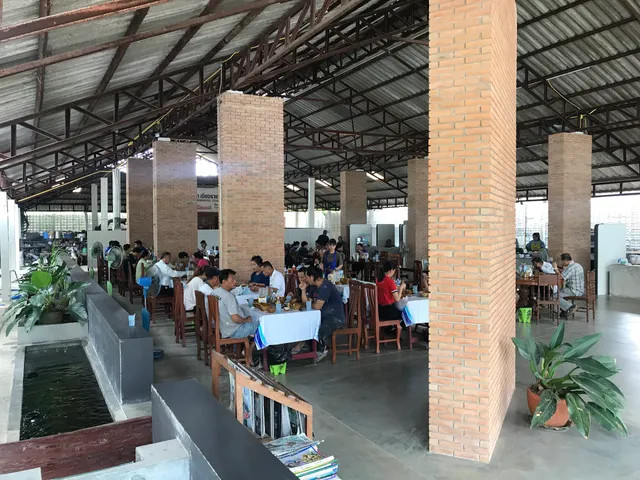 มั่ง ต้มเลือดหมู จิงจูฉ่าย