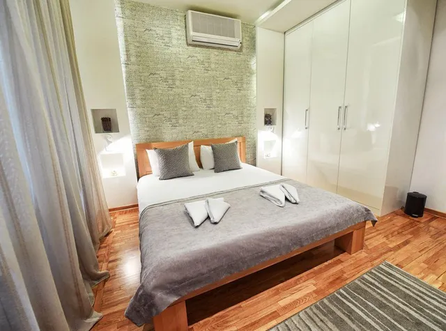 L9 Rooms & Apartment