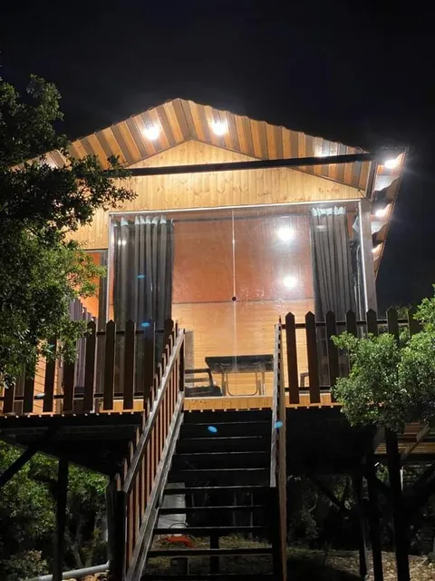 اكواخ عجلون الذهبية