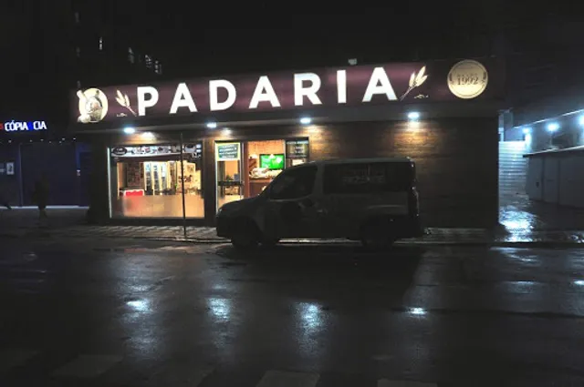 Padaria e Confeitaria Família Rezende