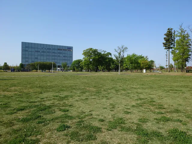 Kenkyu Gakuen Station Park