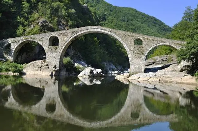 Devil's bridge