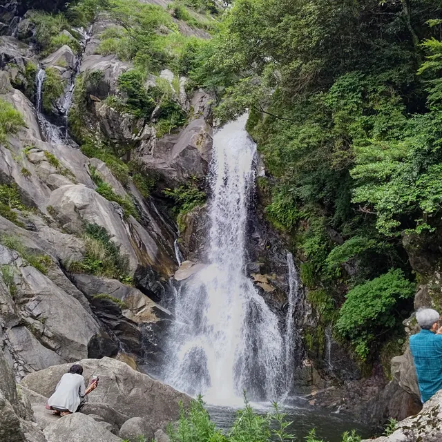 Mikaeri No Taki Falls