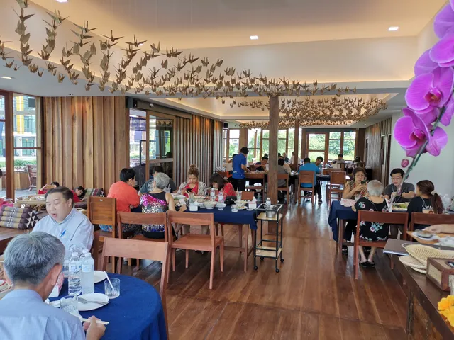 Huen Phen Restaurant 2