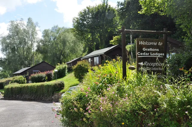 Grattons Cedar Lodges