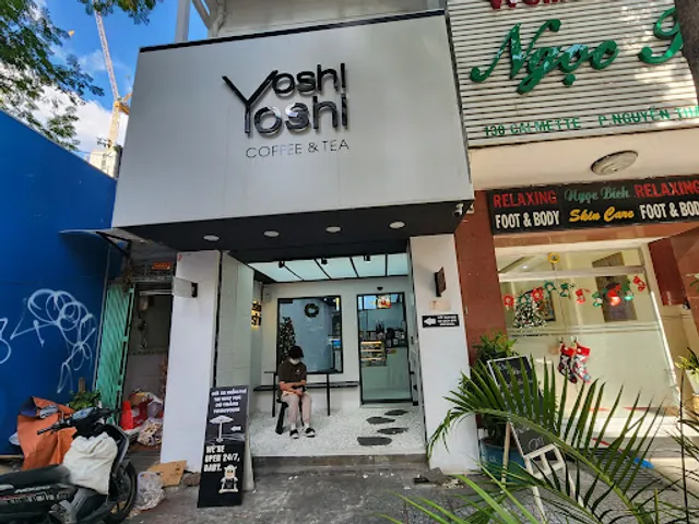 YoshiYoshi Coffee & Tea