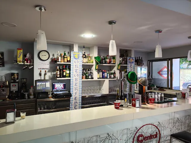 Café Bar Central