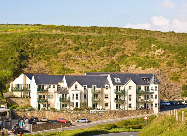 Beachcombers Apartments