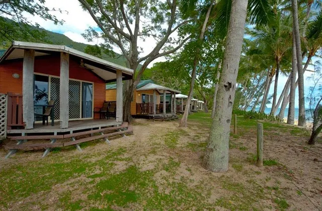 Ellis Beach Oceanfront Bungalows