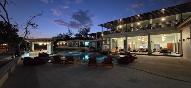 Pine tree Beach hotel