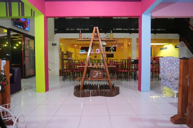 Rumah Nenek - Resto & Cafe