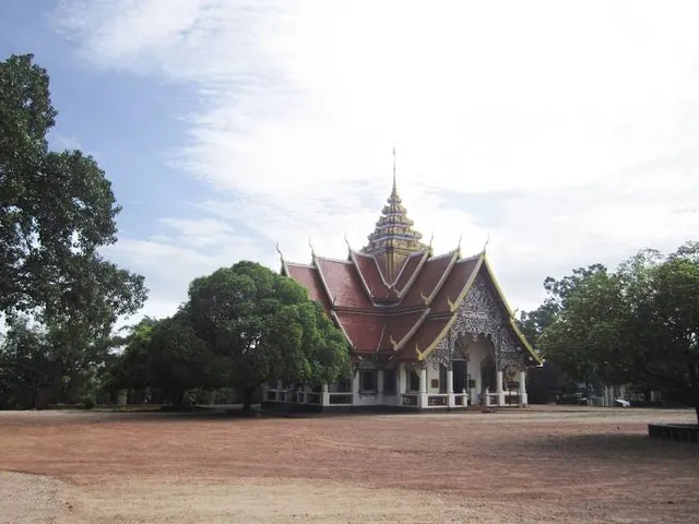 Wat Phra Phutthabat Pha Nam