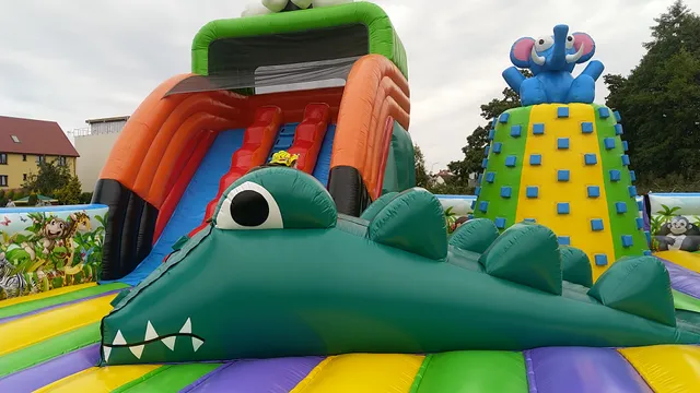 Plac zabaw, dmuchany park rozrywki dla dzieci - Giga Park