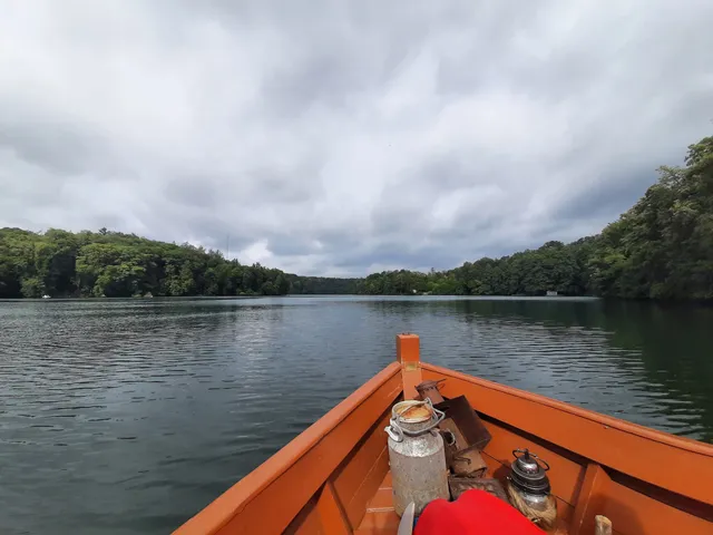Przystań . Rejsy po jeziorze Trześniowskim.