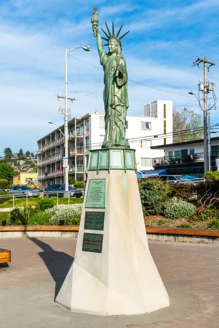 Statue of Liberty Plaza - Seattle