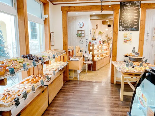 ベーカリー＆カフェ KOGUMA 手作りパンと珈琲