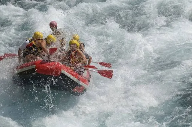 Montana Whitewater - Yellowstone Whitewater Rafting & Ziplining