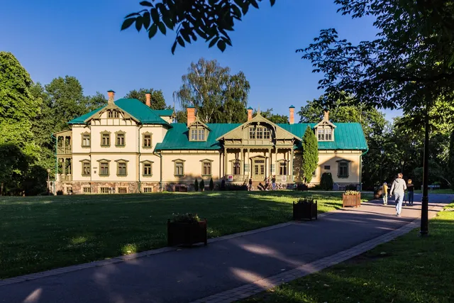 Muzeum - Dwór Lubańskich w Łoszycy