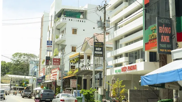 Khách Sạn Hồng Ánh