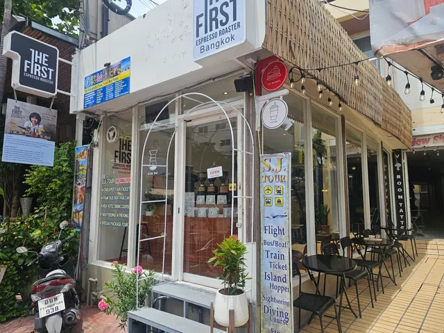 The First Espresso Roaster Soi Rambuttri