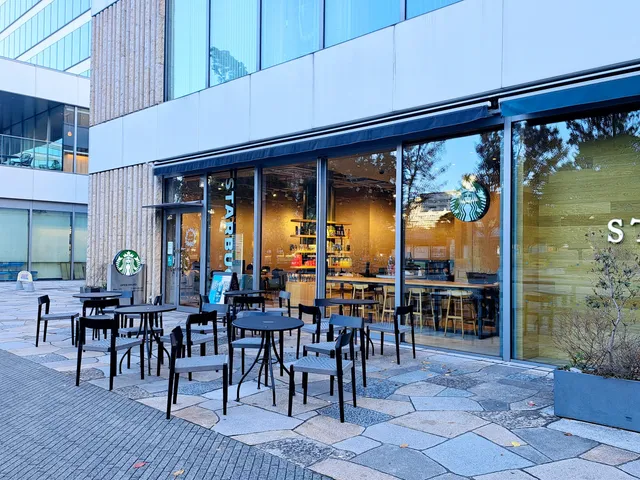 Starbucks Coffee - Nakano Central Park