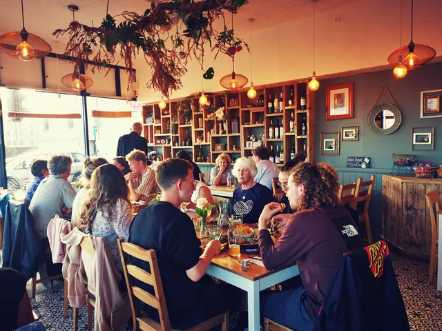 Yaaze Bistro Cafe & Meze Bar