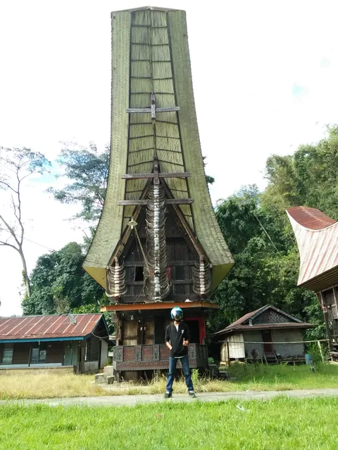 Objek Wisata Gunung Tambolang