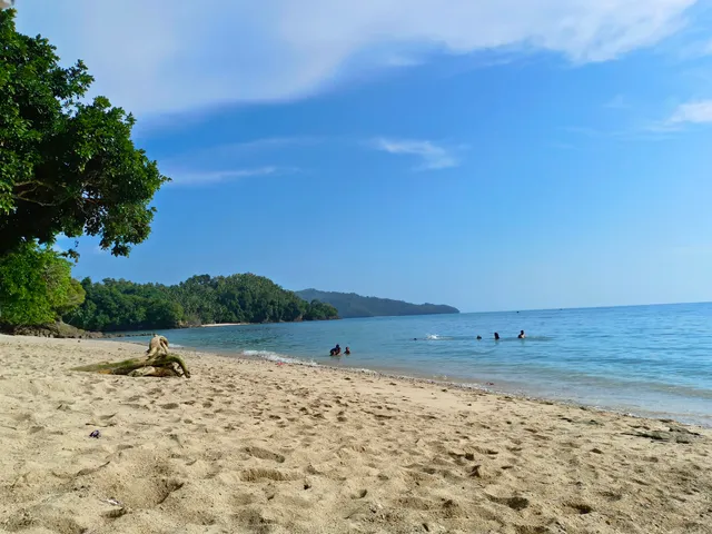 Tayandak Beach