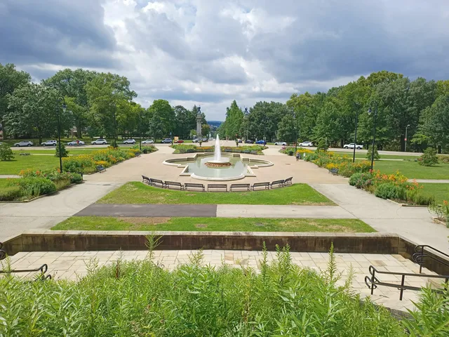 Highland Park Entry Garden
