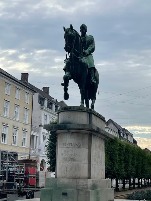 Statue of Christian X