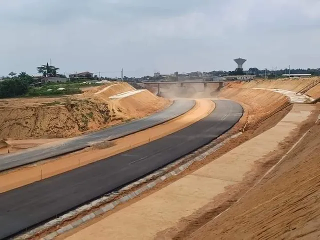 Echangeur Y4 - Route d'Alépé