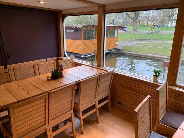 Van Loon Restaurant Boat and Shipping Company