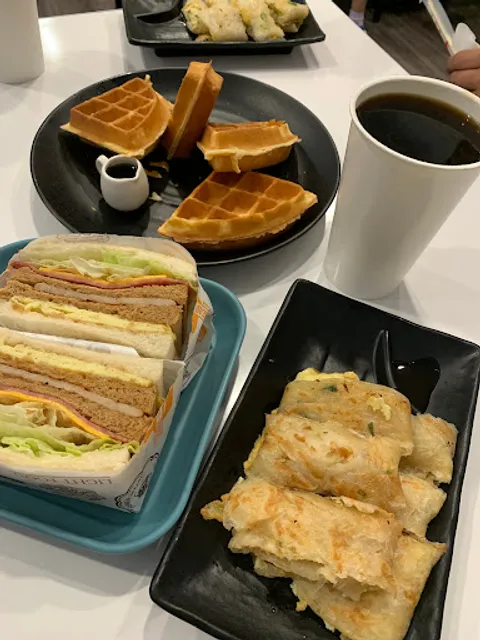 Eggs And Toast 吃吃布朗奇早午餐