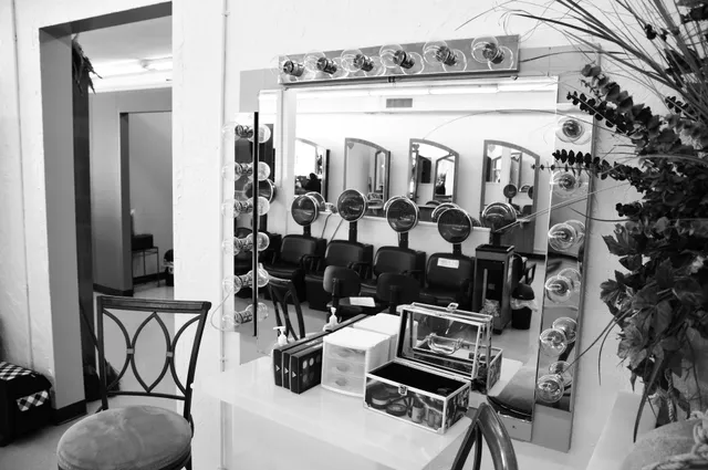 Luxx Beauty & Barber Institute