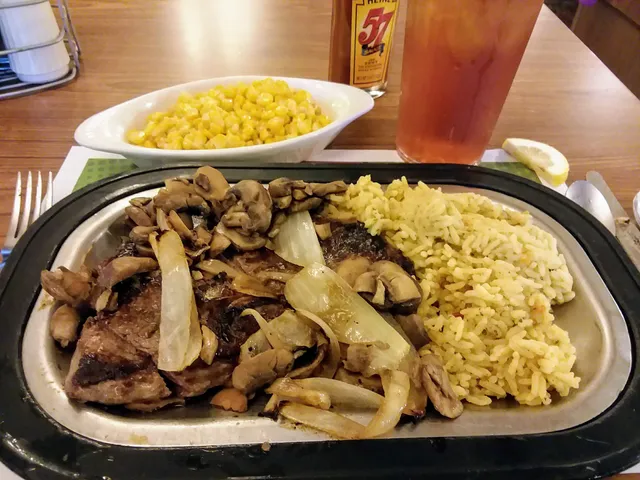 Hoss's Steak & Sea House