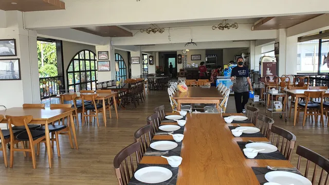 Tha Ruea fish restaurant Samut Sakhon.