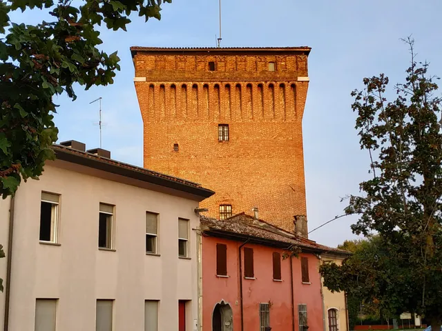 Torrazzo gonzaghesco di Commessaggio