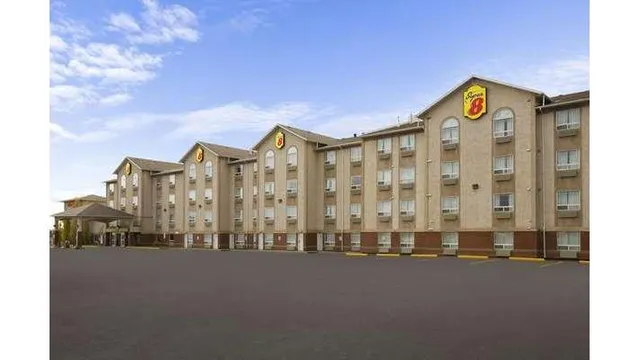 Super 8 by Wyndham Fort Nelson BC