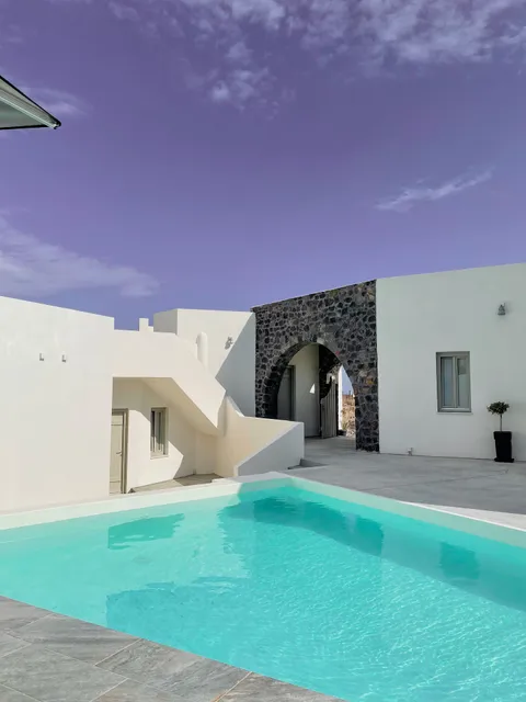 Noir Santorini Boutique Hotel
