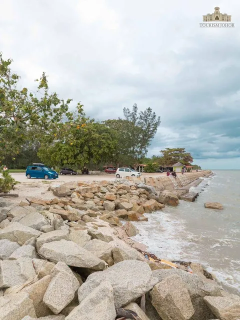 Pantai Rekreasi Sungai Punggur / Pantai Pinggir Punggur Johor.