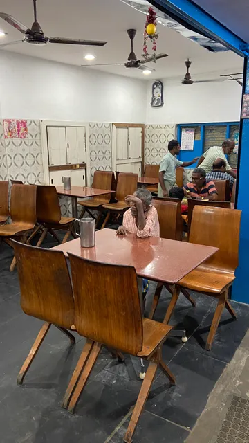 SRI PATEESHWARAR VILAS