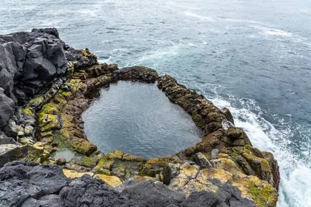 Brimketill Lava Rock Pool
