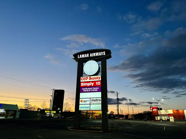 Lamar-Airways Shopping Center