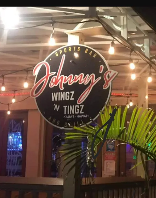 Johnny's Wingz N Tingz