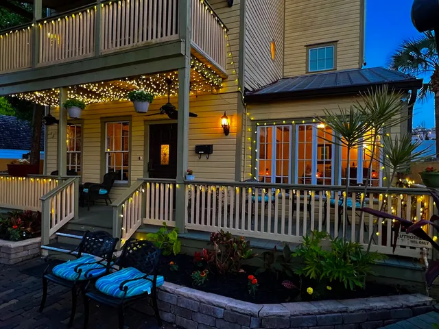 Agustin Inn Bed and Breakfast