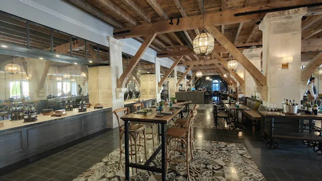 BRASSERIE "LA DISTILLERIE" HOTEL CHAIS MONNET