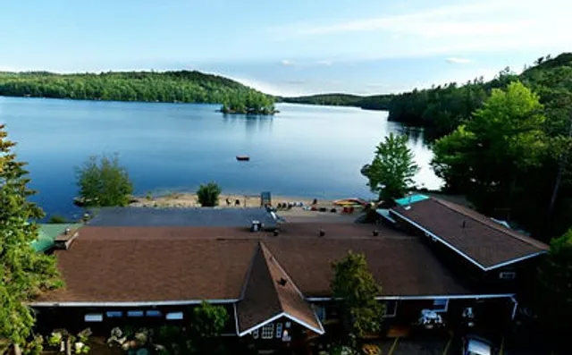 Spectacle Lake Lodge