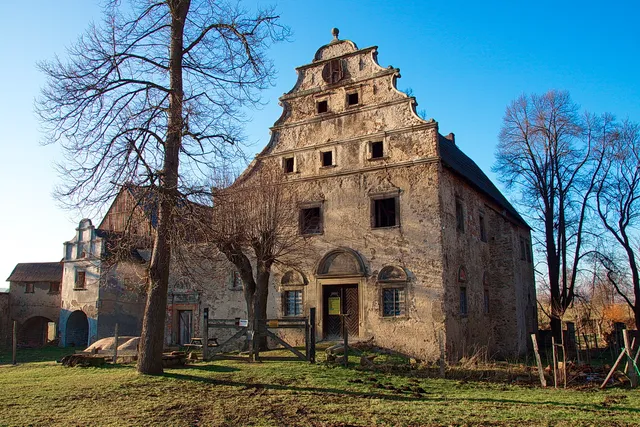 Dwór obronny w Maciejowcu