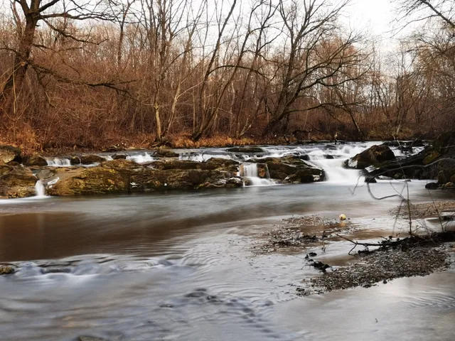 Olszanka River Waterfall