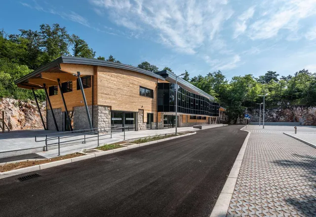 Poklon Visitor Centre / Centar za posjetitelje Poklon